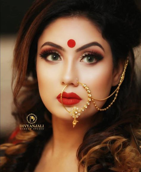 Nathunia Gold, Bridal Nose Ring, Indian Bride Makeup, Nose Ring Jewelry, Bengali Bridal Makeup, Bridal Photography Poses, Bride Photoshoot, Beautiful Beach Wedding, Nose Pin