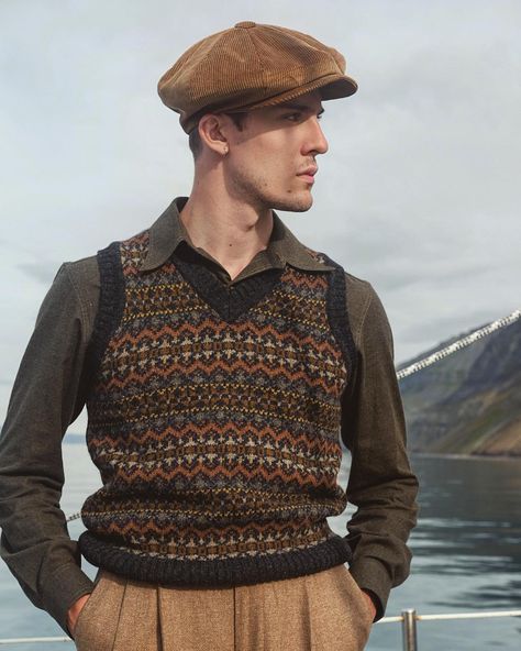 THOMAS FARTHING ʟᴏɴᴅᴏɴ on Instagram: “Thomas Farthing Fair Isle knits - Part of our ‘SPITSBERGEN’ Expedition collection.  www.thomasfarthing.co.uk  Photo - @jenna_skyner…” Male Sweater Vest Outfit, Thomas Farthing London, Vest Outfits Men Casual, Jumper Outfit Men, Thomas Farthing, Knitted Vest Outfit, Male Sweater, Vest Outfits Men, British Country Style