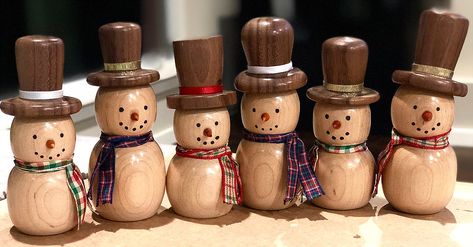 Christmas Woodturning Projects, Wood Turned Snowmen, Wood Turned Christmas Gnomes, Turned Wooden Snowmen, Wood Turned Christmas Tree Ornaments, Wooden Christmas Tree Decorations, Christmas Thoughts, Christmas Diy Wood, Wood Snowman