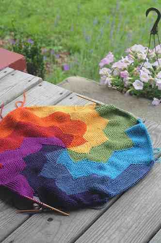 10 Free Rainbow Knitting Patterns! Rainbow Knitting, The Lavender Chair, Knitted Afghans, Knitted Wit, Yarn Projects, Knitting Techniques, Knit Or Crochet, Yarn Art, Knitted Blankets