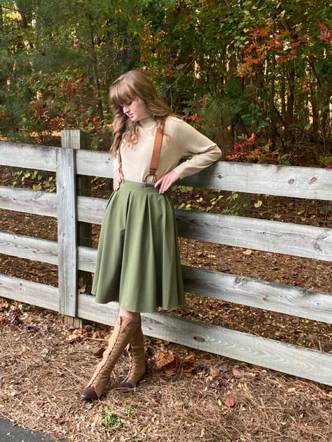 Ways To Style Skirts, Rachel Maksy Outfits, Cottagecore Fashion Skirts, Hobbit Fashion, Hobbit Core, Milo Thatch, Amazon Sweater, Rachel Maksy, Suspenders Outfit