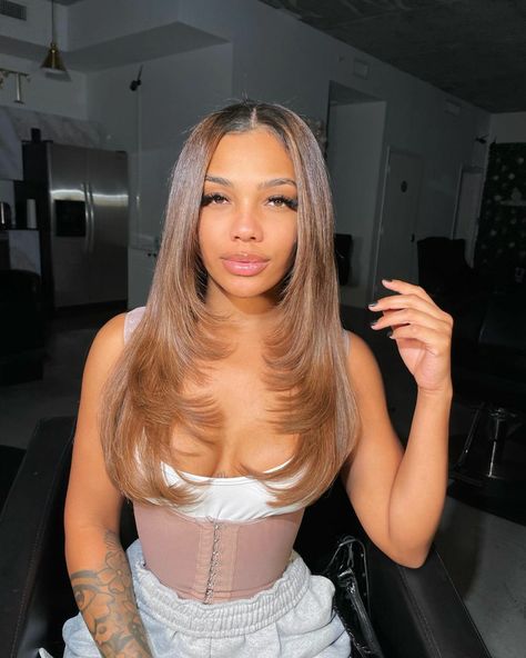 Layerd Wigs For Black Women, Layers Weave Black Women, Middle Part Sew In Medium Length, Straight Layered Sew In, Butterfly Cut Wig, Lace Front With Layers, Layers Wig Black Women, Straight Hair With Layers Black Women, Curtain Bangs With Layers Straight Hair