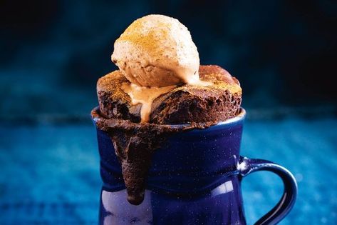 Best Pudding Recipe, Mug Dessert Recipes, Dessert In A Mug, Chocolate Chai, Sticky Date, Sticky Date Pudding, Date Pudding, Chocolate Mug Cake, Butterscotch Sauce