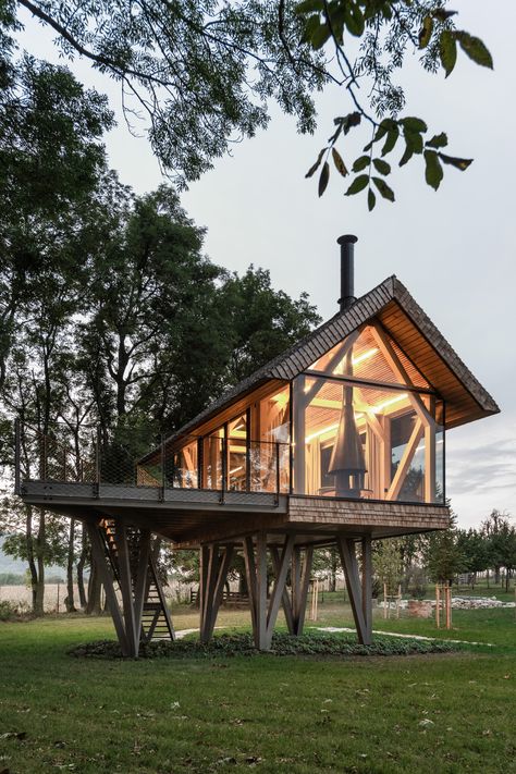 Zen Tiny House is Testimony of Nature-Inspired Architecture Tiny Houses On Stilts, Tiny Home On Stilts, House On Stilts Ideas, Houses On Stilts, Home On Stilts, House On Stilt, Stilt House, Houses In Germany, Jungle Resort