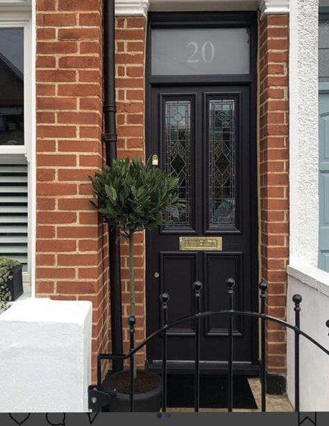 House Front Garden, Front Garden Design Ideas, Luxury House Tour, Victorian Front Garden, Modern Luxury House, Victorian Front Door, Terrace House Exterior, Front Doors Uk, Black Exterior Doors