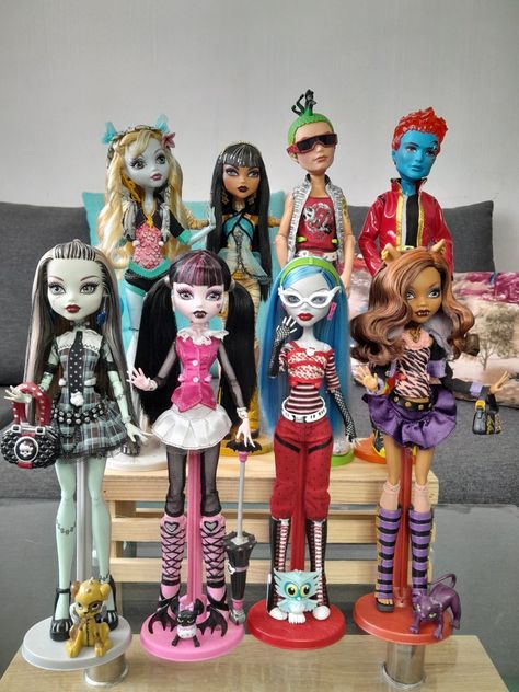 Og Monster High Dolls, Monster High Dolls Collection, Monster High Display, Nostalgic Pictures, Moster High, Custom Monster High Dolls, Love Monster, Monster High Art, Monster High Characters