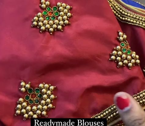 Basic Maggam Work, Butta Hands Maggam Work Blouses, Kundan Blouse Designs, Aari Butta Designs, Blue Blouse Designs, Latest Bridal Blouse Designs, Aari Designs, Aari Blouse, Fashionable Saree Blouse Designs