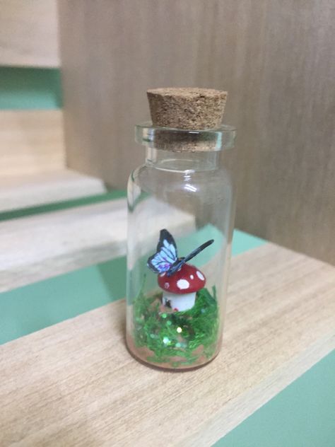 Butterfly On A Mushroom, Mini Jar Crafts, Tiny Jar Crafts, Jar Fairy Garden, Butterfly Jar, Mason Jar Art, Vendor Ideas, Fairy Terrarium, Tiny Glass Jars