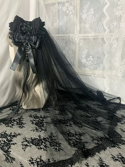 Wedding Hair Black Hair, Goth Veil, Black Hairband, Macabre Fashion, Gothic Wedding Theme, Red Veil, Goth Princess, Purple Gothic, Victorian Accessories