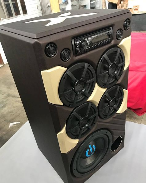 Speaker Design Ideas, Subwoofer Box Diy, Stereo Idea, Custom Subwoofer Box, Diy Boombox, Diy Bluetooth Speaker, Diy Subwoofer, Subwoofer Box Design, Car Audio Installation