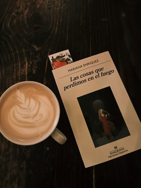 Libro 7 de 2023: Las cosas que perdimos en el fuego de Mariana Enriquez Maddie Dragsbaek, Books To Read Nonfiction, Unread Books, Inspirational Books To Read, Literature Books, Book Recs, Comfort And Joy, Books Aesthetic, Reading Time