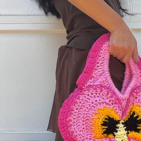 an-mei on Instagram: "Pansy Tote(s) Crochet Patterns..out now :) There are two separate listings on my Etsy right now of the large tote and mini! I’m running a 15% sale today to celebrate its release! This is by far the best I’ve felt about a pattern I’ve made and it’s all thanks to my gorgeous and talented testers 🥹 thank you to everyone who’s been so patient with me in releasing this pattern too. Please enjoy and share pictures!" Pansy Crochet Pattern Free, Crochet Pansy Pattern Free, Crochet Pansy Bag, Flower Puff Bag Crochet, Pansy Crochet Bag, Crochet Puff Flower Purse, Crochet Business, Crochet Sunflower, Crochet Handbags