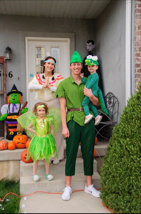 Peterpan Halloween Family, Dad Costume, Oogie Boogie Costume, Peter Pan Costumes, Disney Princess Ariel, Princess Ariel, Oogie Boogie, Family Halloween Costumes, Family Costumes