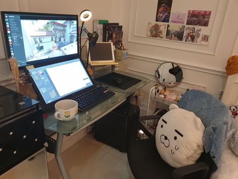 Animation Desk, Animation Student, Artist Workspace, Student Aesthetic, Study Desk Decor, Room Desk, Gaming Room Setup, Art Desk, Dreamy Room