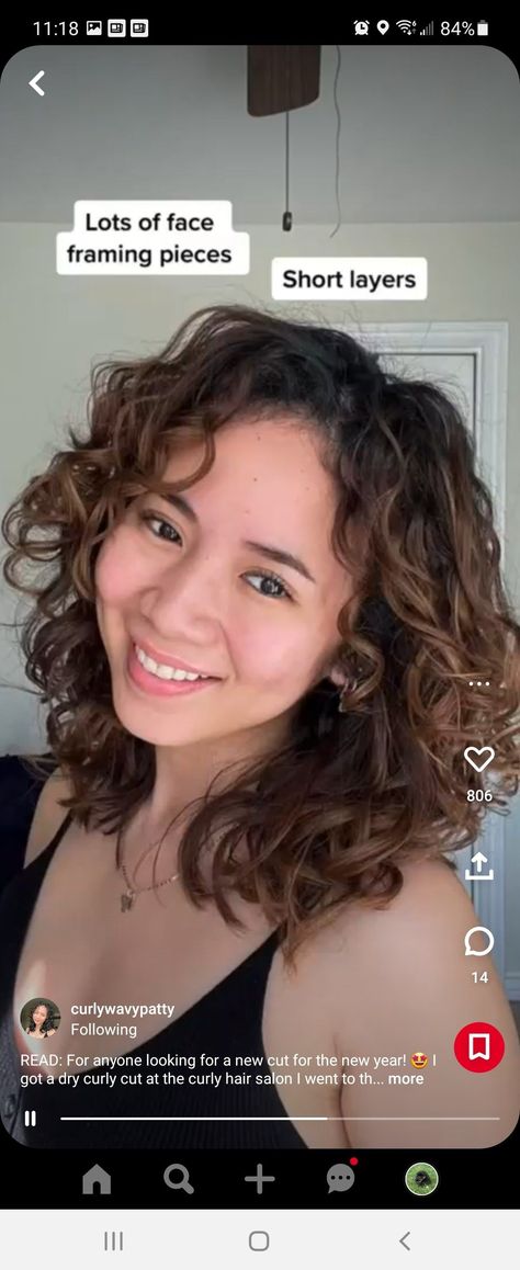 Short Curly Hair Face Frame, Wavy Curly Hair Dye Ideas, 2b Curly Hair Haircuts Shoulder Length, 2b Curly Hair Haircuts Layers, Medium Length Haircut Curly Hair Layers, Oval Face Curly Hairstyles, Curly Face Framing, Curly Face Framing Layers, Curly Hair Face Framing Layers