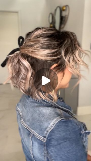 Ekaterina Guerra | Short Hairstyles + Makeup on Instagram: "Ahhh I loved this one so much🤩 You can add any clip you like or no clip at all😉 If you do no clip then pick up the one side you’re not folding over with the pony tail at the beginning.
For the elastics use code KATY20 @theponypick (“Poducts” 🔗at the bottom of your screen) 
Knit Bows from @shopandi_ 

#hair #hairvideos #hairstyle #easyhairstyles #simplehairstyles #bob #bobhairstyles #shorthair #shorthairdontcare #shorthairstyle #shorthairlove #funhairstyles #coquette #bowhairclip #funwithhair #peinados #peinadosfaciles #hairstyletutorial #hairstyleoftheday #hairstyleideas #shorthairlife #curls" Short Pony Tailed Hairstyle, Half Pony Hairstyles For Short Hair, Half Up Bob Hairstyles, Short Hair Bow Hairstyle, Clip Hairstyles Short Hair, Half Up Wedding, Bow Hairstyle, Bow Shorts, Hair Life