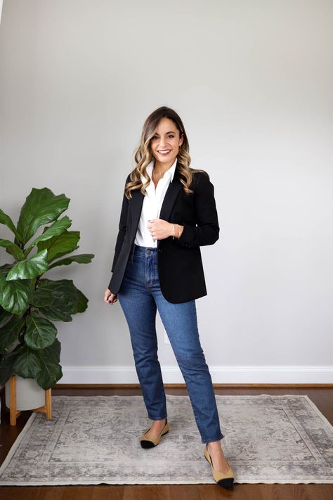 Work Outfits Women Black Blazer, Black Blazer And Jeans Outfit Women Work, Blazers With Jeans Womens, Black Blazer Jeans Outfit Women, Black Blazer Jeans Outfit, Black Blazer And Jeans Outfit Women, Black Blazer Outfits For Women Casual, Blazer And Jeans Outfit Women, Black Blazer Outfits For Women