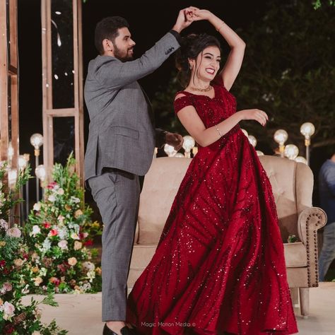 Engagement Photos Outfits Indian, Indian Wedding Reception Gowns, Wedding Reception Gowns, Couple Dresses, Reception Gowns, Engagement Look, Engagement Gowns, Reception Outfit, Outfits Indian