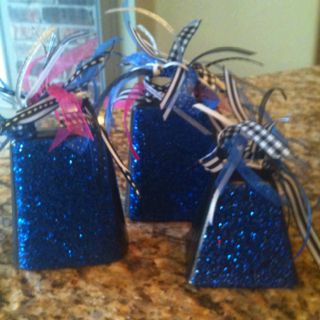 Glitter cowbells....great for football games! Noise Makers For Football Games, Football Cowbells Ideas, School Spirit Cowbells, Cheerleading Crafts, Football Banquet, Cheer Competition, Homecoming Spirit, Cheer Signs, Cheer Spirit