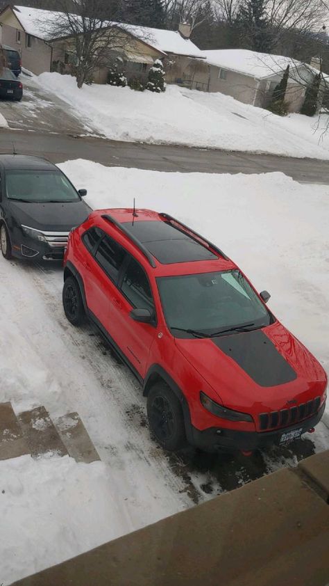 Jeep Trailhawk, Jeep Cherokee Trailhawk, Jeep Cherokee Xj, Car Goals, Nissan Rogue, Kid Toys, Car Stuff, Jeep Cherokee, Jeep Grand Cherokee