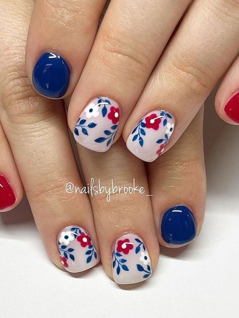 July Nail Designs, Patriotic Nails Design, Firework Nails, Patriotic Nails, American Nails, Nail Polish Ideas, Fourth Of July Nails, 4th Of July Nails, July Nails