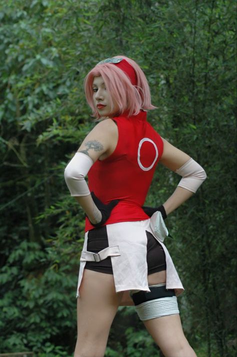 Sakura haruno cosplay @ea.japa #sakura #naruto #sakuraharuno #sakuracosplay Sakura Photoshoot, Sakura Haruno Cosplay, Cosplay Photoshoot, Sakura Naruto, Sakura Cosplay, Sakura Haruno, Cosplay Anime, Naruto, Instagram Photos