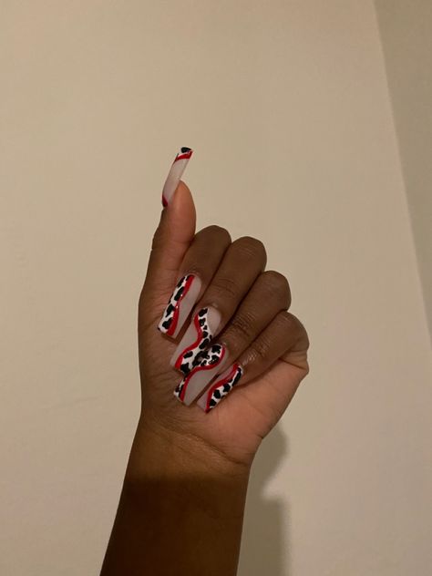 Cruella Deville Nails Cruella Deville Nail Art, 101 Dalmations Nails, Cruella Nail Art, Cruella Deville Nails, Cruella Nails, Disney Villain Nails, Dalmatian Nails, Devil Nails, Cruella Costume