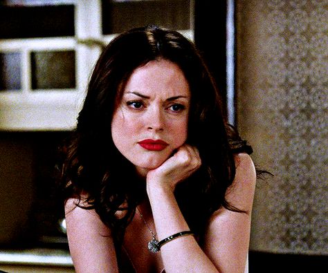 Paige Charmed, Tatum Riley, Paige Matthews, 90s Horror Movies, Charmed 1998, Feminine Makeup, Scream Cast, Charmed Tv Show, Charmed Tv