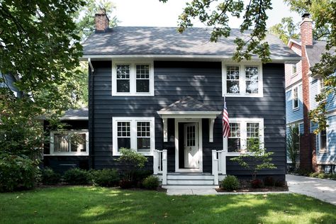 You love black houses; we love black houses. Easy to admire but a bold move to make, not just any shade will do. We've asked architect and designer members Colonial House Exteriors, Black Houses, Paint Your House, Colonial Exterior, Dark House, Garden Makeover, Black House Exterior, House Paint Exterior, Exterior Paint Colors