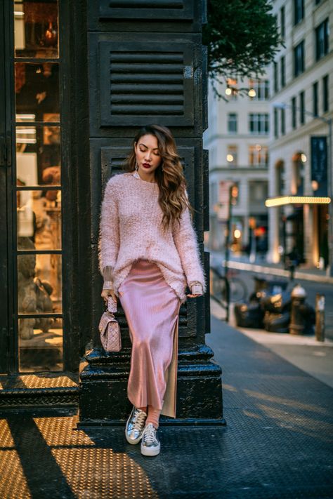 How to Pull Off Springs Trends in the Winter - Pink Monochrome Outfit // Notjessfashion.com // pink-blazer | #pink-fluffy-sweater | #metallic-pink-skirt | #silver-sneakers | #metallic-shoes |  #casual-pink-outfit | #pink-valentino-bag | #valentino-handbag | #fashion-blogger | #fashion-blogger-street-style |  #street-style-fashion | #jessica-wang-fashion | Pink Monochrome Outfit, Socks Outfit, Look Rose, Blogger Street Style, Sneakers Fashion Outfits, Rock Outfit, Monochrome Outfit, Skirt Midi, Mode Inspo