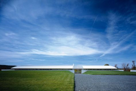 Spencertown House | Thomas Phifer and Partners Thomas Phifer, Long Island House, Boulder House, York Castle, Fisher Island, Wood Arch, New Zealand Houses, Corning Museum Of Glass, Memorial Museum