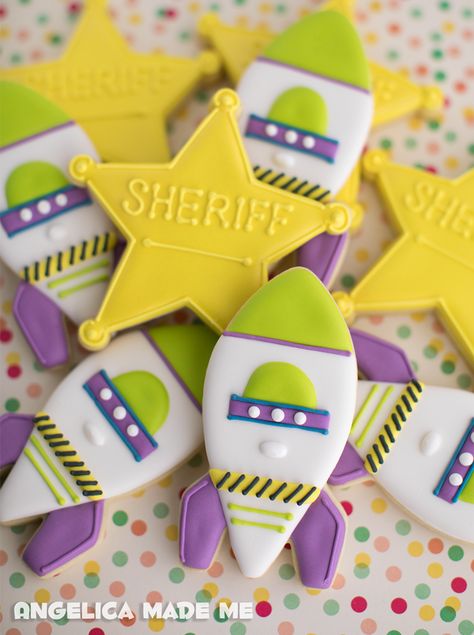 Buzz Lightyear Birthday Party, Buzz Lightyear Party, Toy Story Cookies, Buzz Lightyear Birthday, Toy Story Party Decorations, Toy Story Baby, Halloween Cookies Decorated, Disney Cookies, Toy Story Theme