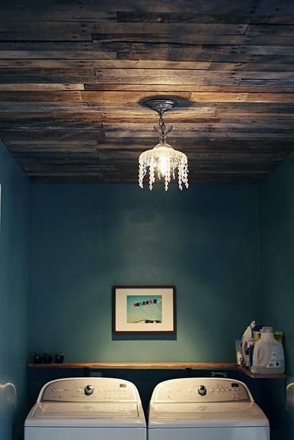 Pallet ceiling Garage & Laundry Nursery Ceiling, Pallet Ceiling, Plank Ceiling, Wood Nursery, Diy Vintage Decor, Wood Walls, Basement Ceiling, Wood Ceiling, Pallet Wall