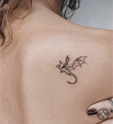 Thestral Tattoo, Toothless Tattoo, Baby Dragon Tattoos, Tatuaje Studio Ghibli, 40 Aesthetic, Small Dragon Tattoos, Small Dragon, Bookish Tattoos, Dragon Tattoo For Women