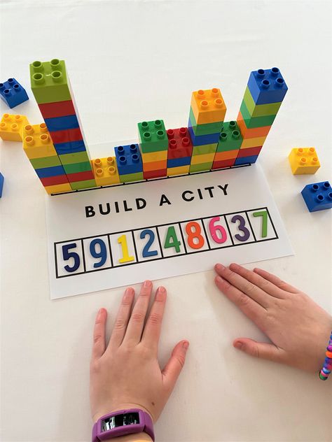 Build A City, Kraftangan Prasekolah, Maluchy Montessori, Prek Math, Aktiviti Kanak-kanak, Small Basement, Kindergarten Learning, Math Activities Preschool, Aktivitas Montessori