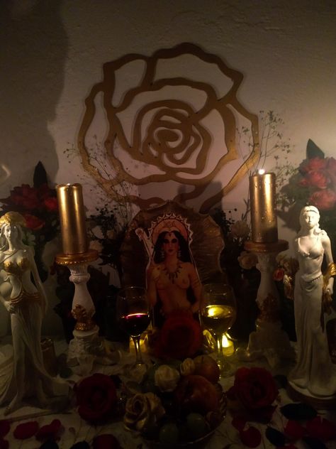 Meu altar dedico a Ishtar deusa Suméria/Asiria/Babilônica Ishtar Goddess, Aesthetic Girl, Art