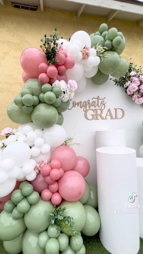 High Tea Graduation Party, Graduation Party Ideas Sage Green, Graduation Party Ideas Balloons, Pink And Green Grad Party, Graduation Party Outdoor Ideas, Mother’s Day Balloon Garland, Balloon Graduation Decorations, Pink And Green Graduation Party, Graduation Color Schemes