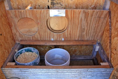 DIY Sawdust Compost Outhouse – Sport and Trail Magazine Compost Outhouse, Pallet Outhouse, Outhouse Bathroom Ideas, Outhouse Diy, Off Grid Bathroom, Modern Outhouse, Outhouse Ideas, Outhouse Plans, Christmas Lights Inside