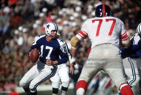 Dallas Cowboys QB Don Meredith (17) in action vs New York Giants at Cotton Bowl Stadium. Neil Leifer X8853 ) Neil Leifer, Ny Giants Football, Nfl Uniforms, Dallas Cowboys Players, New York Football, How Bout Them Cowboys, Cotton Bowl, Dallas Cowboys Football, Cowboys Football