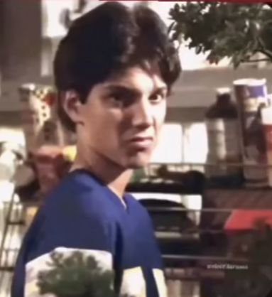 Ralph Macchio Cursed, Johnny Outsiders Pfp, Ralph Macchio Funny Pictures, Ralph Macchio Funny, Greaser Aesthetic, Ralph Macchio The Outsiders, Johnny Cade, Daniel Larusso, Karate Kid Cobra Kai