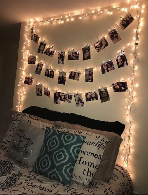 Photo Walls Bedroom, Diy Wall Decor For Bedroom, Easy Room Decor, Hiasan Bilik Tidur, Diy Room Decor For Teens, Cute Diy Room Decor, Pinterest Room Decor, Teen Room Decor, Cute Bedroom Decor