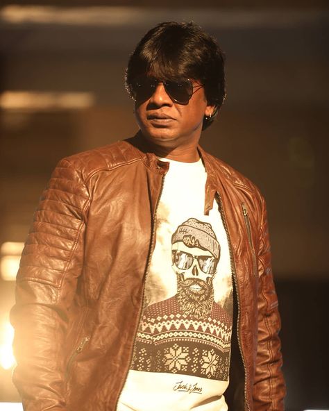 5,578 Likes, 74 Comments - Duniya Vijay (@duniyavijayofficial) on Instagram: “2 Days To Go... Salaga Making Video Releasing On 18.12.2019 On A2 Music Channel” Duniya Vijay Hd Photos, Duniya Vijay Photos, Vijay Kumar, Birthday Background Images, Mumbai City, Green Screen Background Images, Kannada Movies, Best Song Lines, Background Images Wallpapers