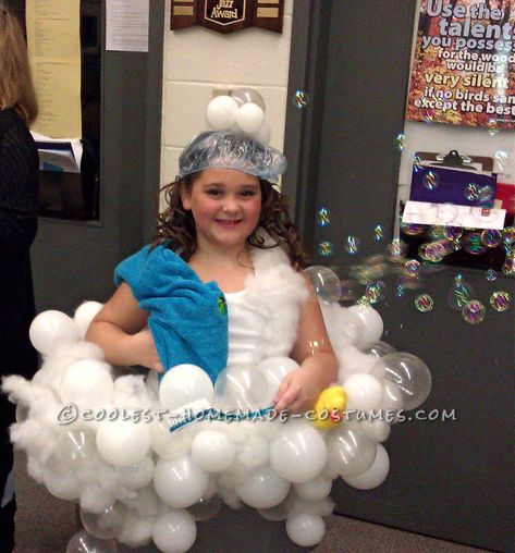 Coolest Homemade Realistic Bubble Bath Costume Idea Bubble Bath Costume, Bubble Costume, Halloween Week, Halloween Coustumes, Diy Halloween Costumes For Women, Homemade Costume, Diy Costumes Kids, Book Week Costume, Homemade Costumes