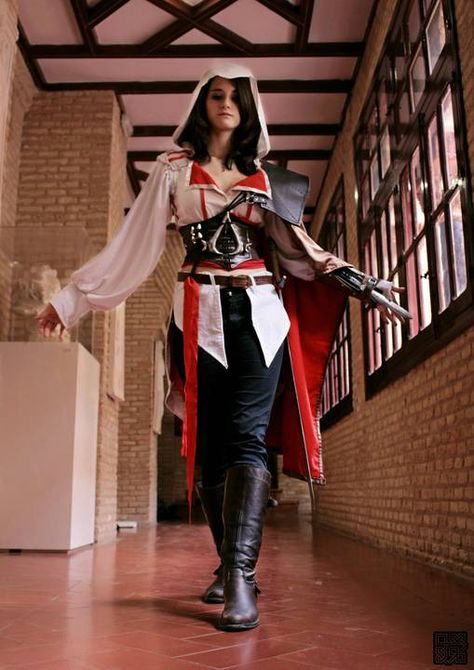 Assassins creed cosplay by YumeLujury.deviantart.com on @DeviantArt Female Assassins Creed Costume, Assasins Creed Cosplay, Ezio Cosplay, Assassins Creed Female, Assassin's Creed Cosplay, Assassins Creed Outfit, Gamer Girl Outfit, Assassin Costume, Assassins Creed Costume