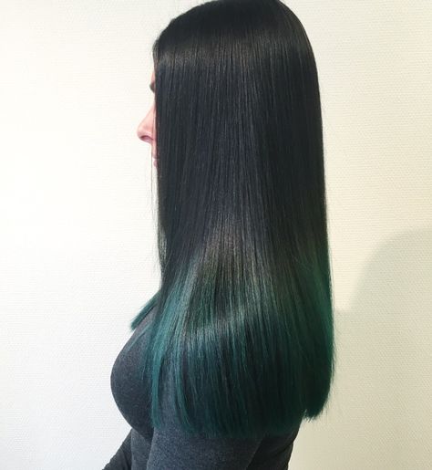 Teal Green Highlights, Blue And Green Highlights In Black Hair, Black And Dark Green Hair, Black Hair With Green Highlights, Green Ombre Hair, Green Hair Color Ideas, Teal Ombre Hair, Green Hair Color, Landry Bender