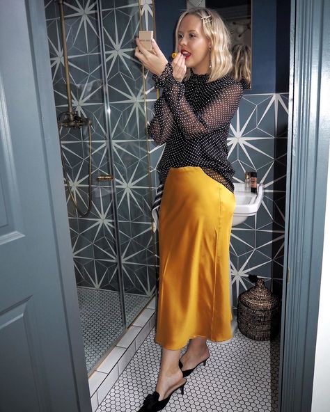 Alex Stedman The Frugality on Instagram: “‘Tis the season ✨✨✨ (all clothes are old)” Alex Stedman, The Frugality, Work From Home Outfit, Fall Street Style, Tis The Season, Leather Skirt, A Photo, High Waisted Skirt, Outfit Inspirations