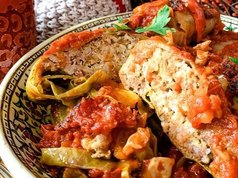 Ukrainian Stuffed Cabbage Rolls (Holubtsi) Heinz Chili Sauce, Homemade Mustard, Condensed Tomato Soup, Butter Bread, Roasted Cabbage, Cabbage Leaves, Family Feast, Cabbage Rolls, Pickled Onions