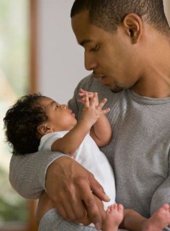 Man holding baby. Baby Reference, Holding A Baby, In His Arms, Baby Poses, Baby Drawing, Holding Baby, Black Families, Gentle Parenting, Baby Makes