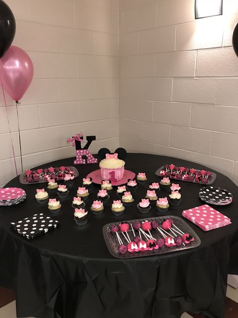 Mini Mouse Food, Mouse Themed Food, Minnie Mouse Themed Food, Minnie Mouse Table, Minnie Mouse Birthday Theme, Minnie Mouse Party Decorations, Minnie Mouse Birthday Decorations, Treat Table, Minnie Mouse 1st Birthday