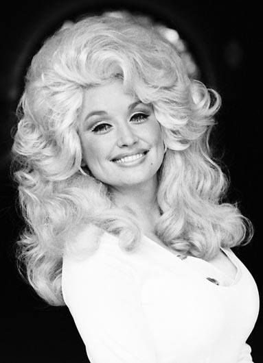 Dolly Parton Jolene, Dolly Pardon, Dolly Parton Pictures, Hair Evolution, Actrices Hollywood, Radio Stations, Hello Dolly, Miranda Kerr, Country Singers